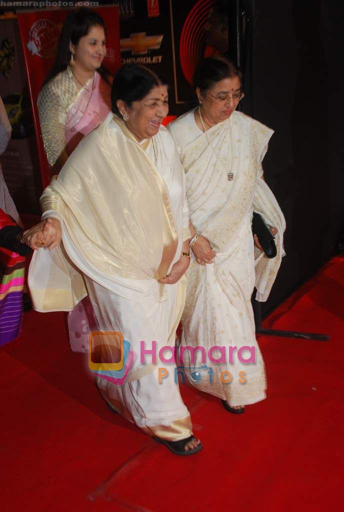 Lata Mangeshkar at Global Indian music Awards in Yashraj on 10th Nov 2010 
