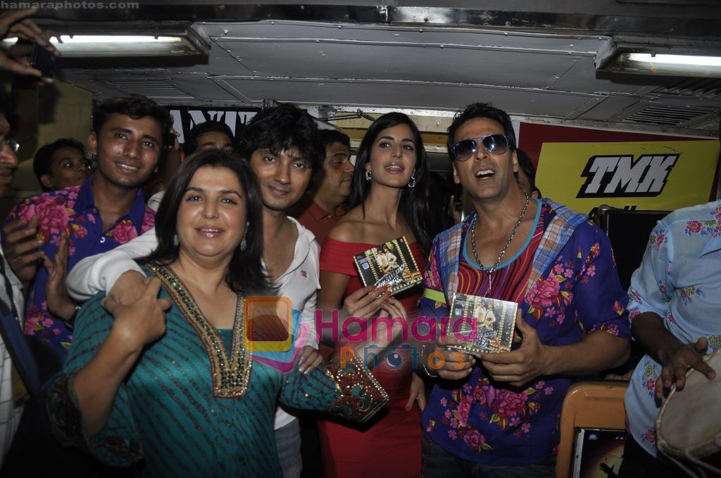 Akshay Kumar, Katrina Kaif, Farah Khan at Tees Maar Khan music launch in Lonavla, MUmbai on 14th Nov 2010 