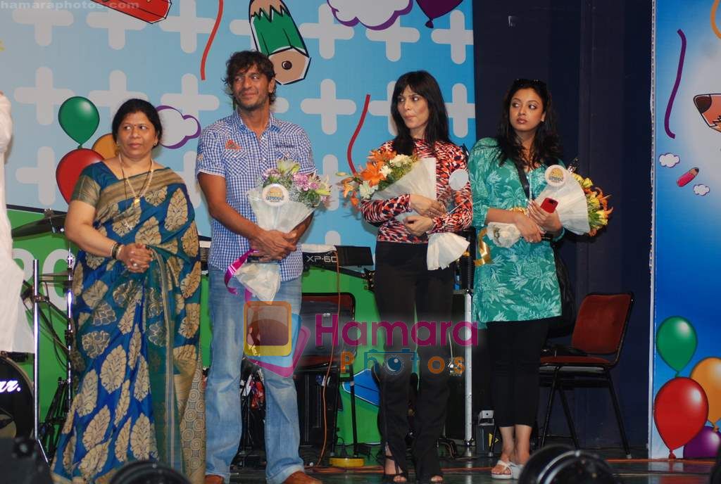 Chunky Pandey, Anupama Verma, Tanushree Dutta at Umeed event hosted by Manali Jagtap in Rang Sharda on 14th Nov 2010 