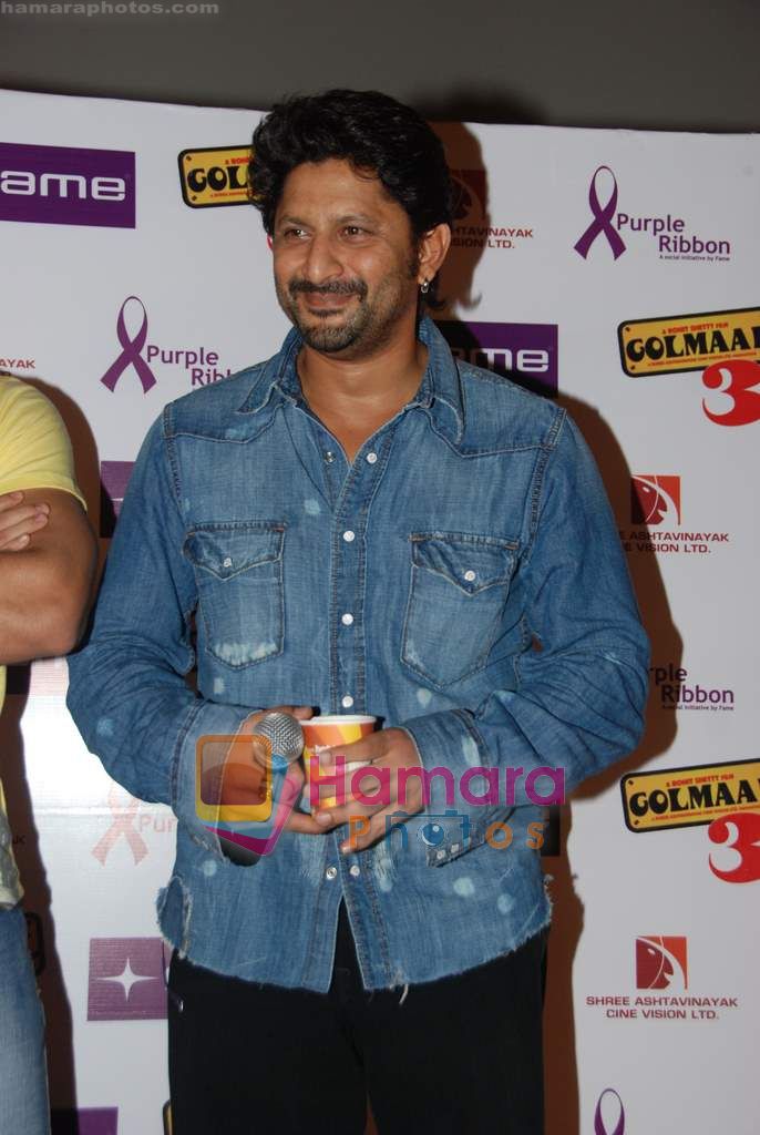 Arshad Warsi with Golmaal 3 team celebrates with kids in Fame on 14th Nov 2010 