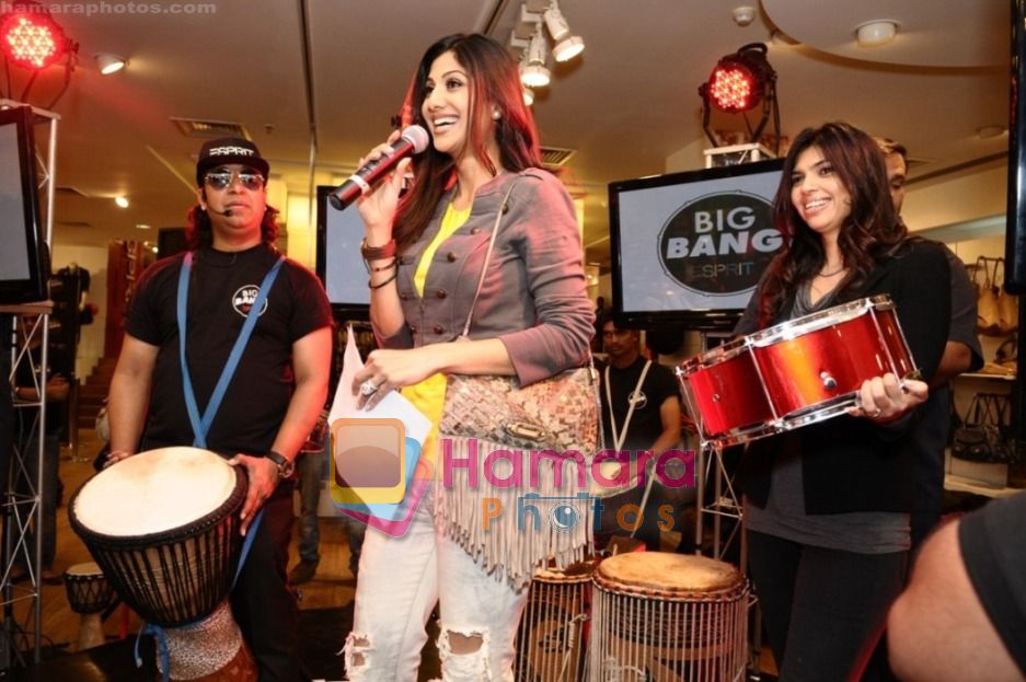 Shilpa Shetty helps make every bang count for Esprit's SOS children's villages in New Delhi on 14th Nov 2010 