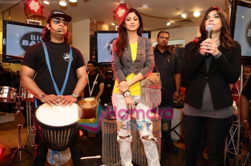 Shilpa Shetty helps make every bang count for Esprit's SOS children's villages in New Delhi on 14th Nov 2010 