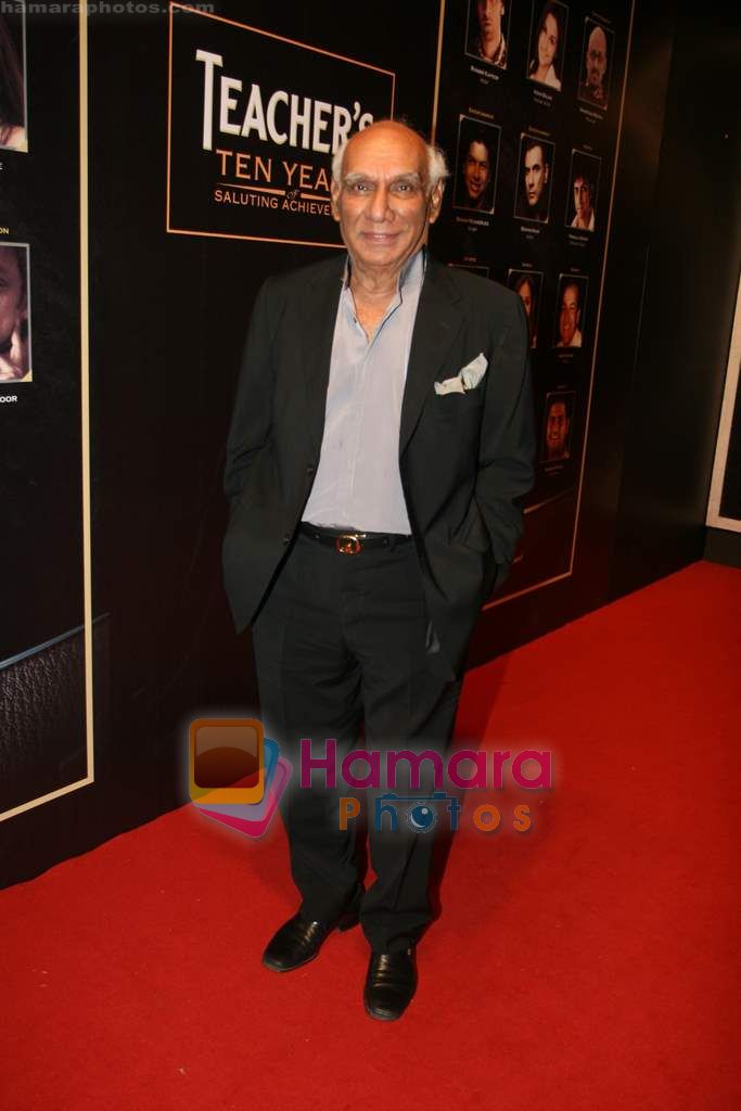 Yash Chopra at Teachers Awards in Taj Land's End on 20th Nov 2010 