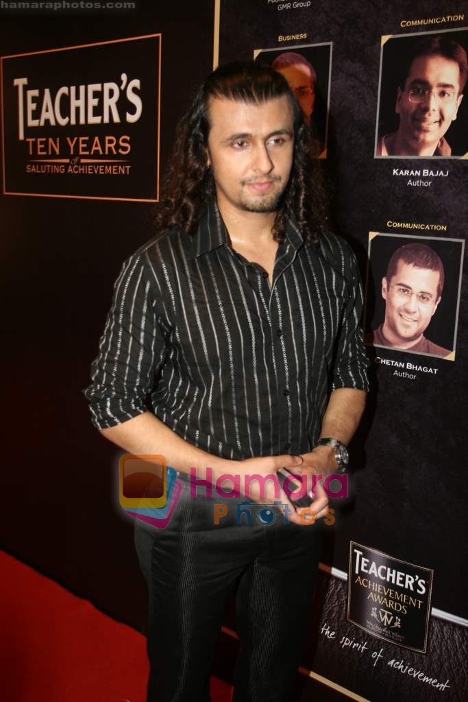 Sonu Nigam at Teachers Awards in Taj Land's End on 20th Nov 2010 