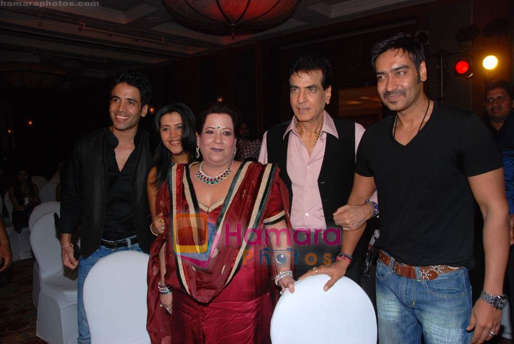 Jeetendra, Tusshar Kapoor, Shobha Kapoor, Ekta Kapoor, Ajay Devgan at Once Upon a Time film success bash in J W Marriott on 24th Nov 2010 