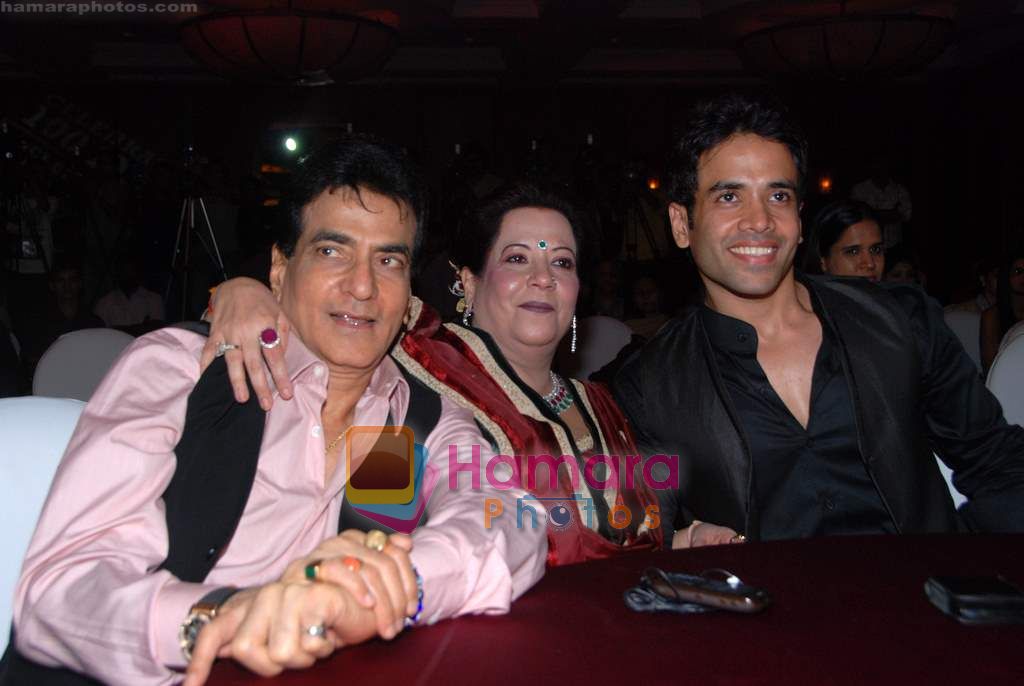 Jeetendra, Tusshar Kapoor, Shobha Kapoor at Once Upon a Time film success bash in J W Marriott on 24th Nov 2010 