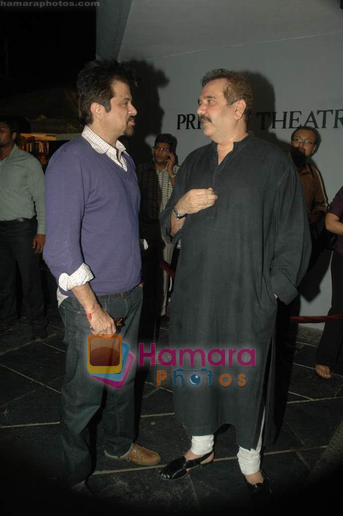 Anil Kapoor at Dinner with friends play show in Prithvi on 25th Nov 2010 