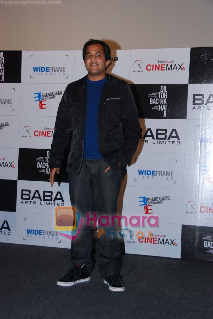 Omi Vaidya at Dil Toh Baccha Hai Ji first look launch in Cinemax, Mumbai on 27th Nov 2010 