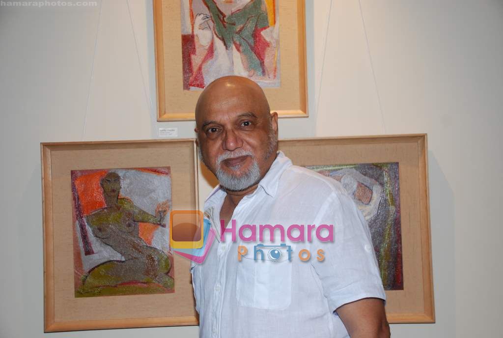 Pritish Nandy at Jatin Das art showcase in Jehangir on 30th Nov 2010 