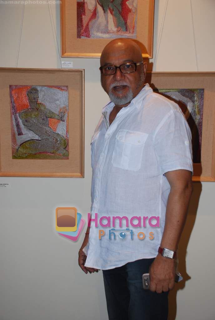 Pritish Nandy at Jatin Das art showcase in Jehangir on 30th Nov 2010 