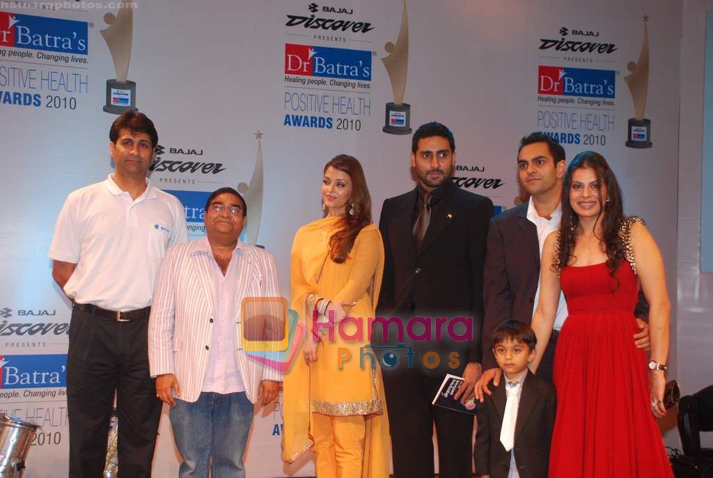 Aishwarya Rai Bachchan, Abhishek Bachchan at Dr Batra's Positive Health Awards in NCPA, Mumbai on 30th Nov 2010 