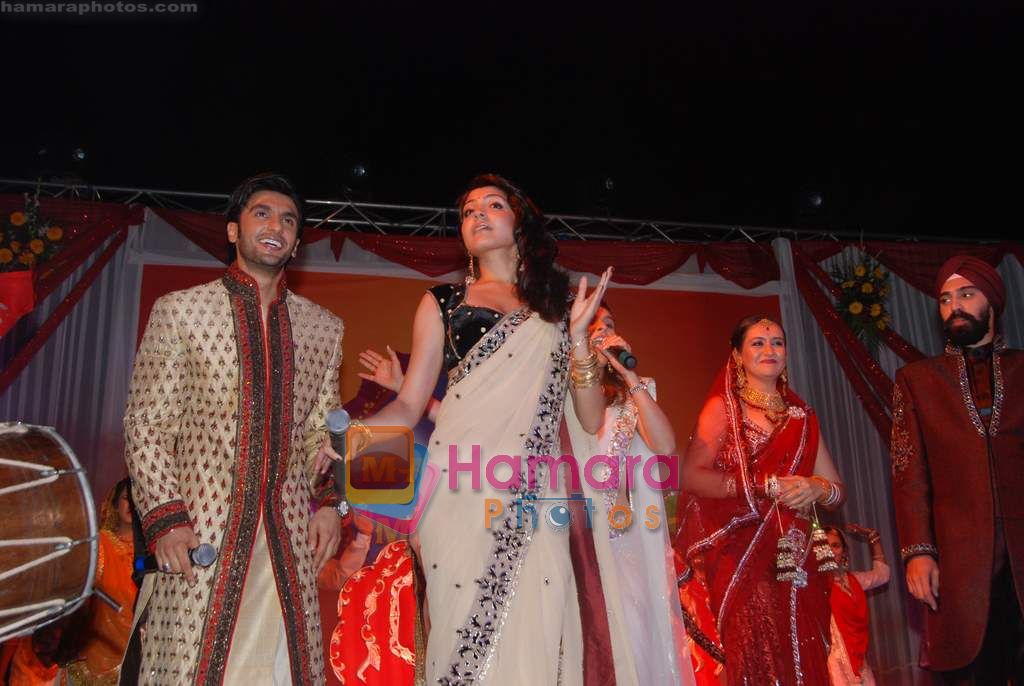 Anushka Sharma, Ranveer Singh at the Wedding to promote Band Baaja aur Baarat in Taj Land's End on 4th Dec 2010 