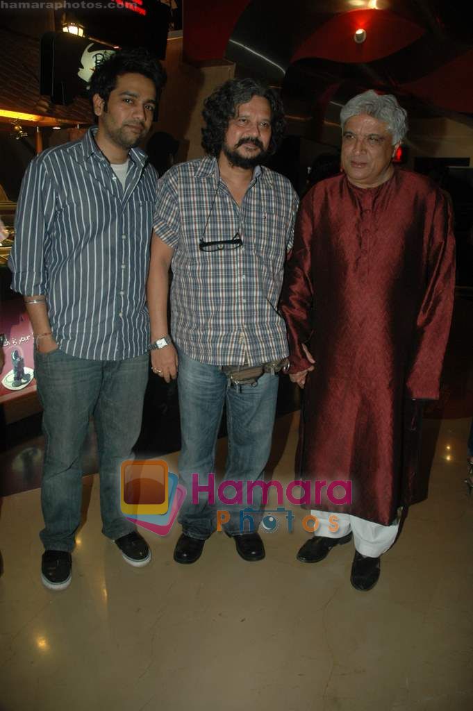 Amol Gupte, Javed Akhtar at Narnia screening in PVR on 4th Dec 2010 