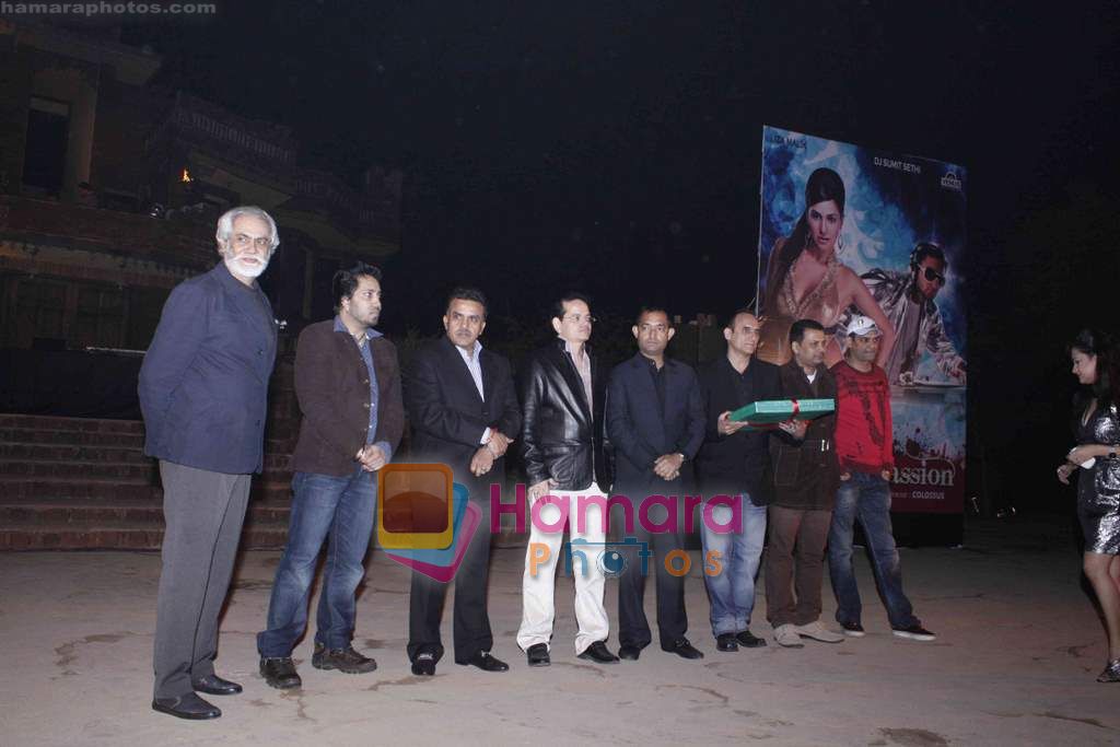 Sunil Sethi, Mikka,Sanjay Nirupam,Champak Jain, Nadeem Javed,Ajay Arora,Anil Mishra,Ajay Makkad at Liza Malik's music video in New Delhi on 5th Dec 2010