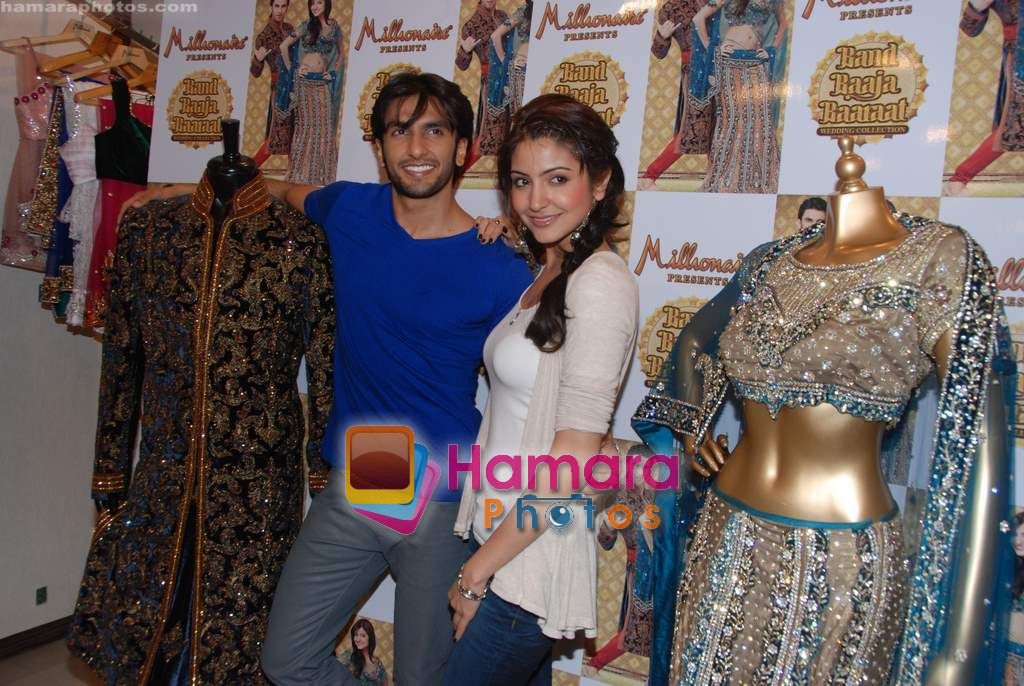 Anushka Sharma, Ranveer Singh at Band Baaja Aur Baarat wedding collection launch in Inorbit Mall on 6th Dec 2010 