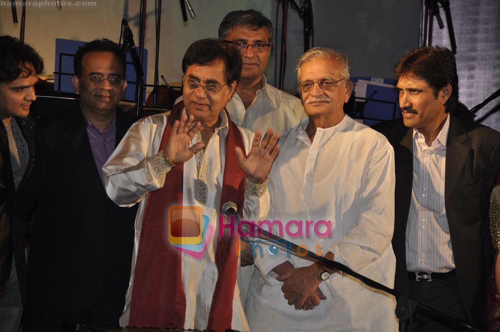 Jagjit Singh and Gulzar announce Odyssey Ghazal Symphony in Sahara Star, Mumbai on 7th Dec 2010 