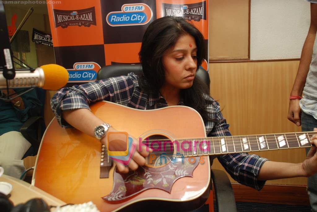 Sunidhi Chauhan at Radio City Musical-e-azam in Bandra on 7th Dec 2010 