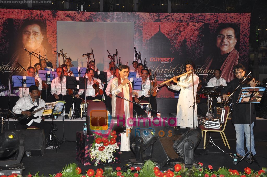 Jagjit Singh announce Odyssey Ghazal Symphony in Sahara Star, Mumbai on 7th Dec 2010 