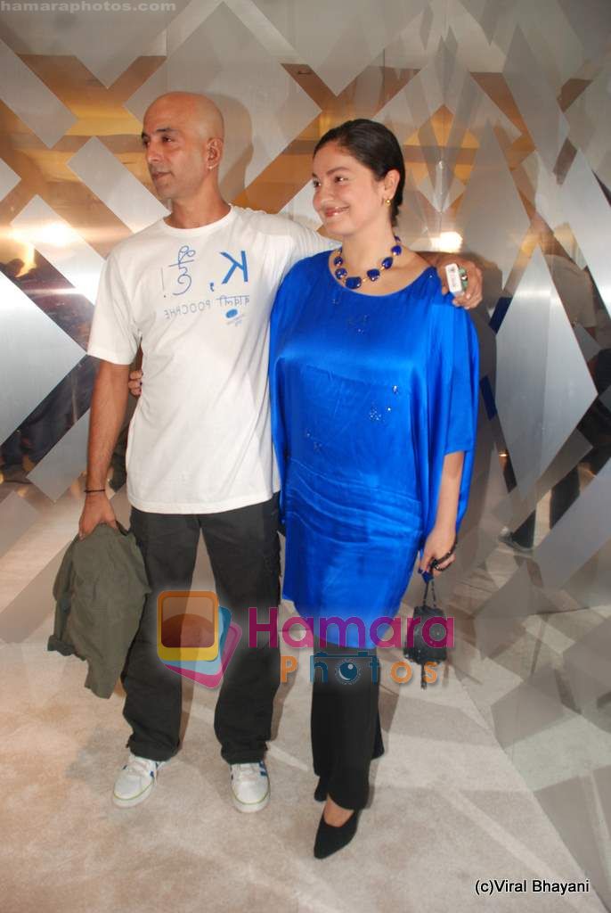 Pooja Bhatt at Burberry bash hosted by Christoper Bailey on 9th Dec 2010 