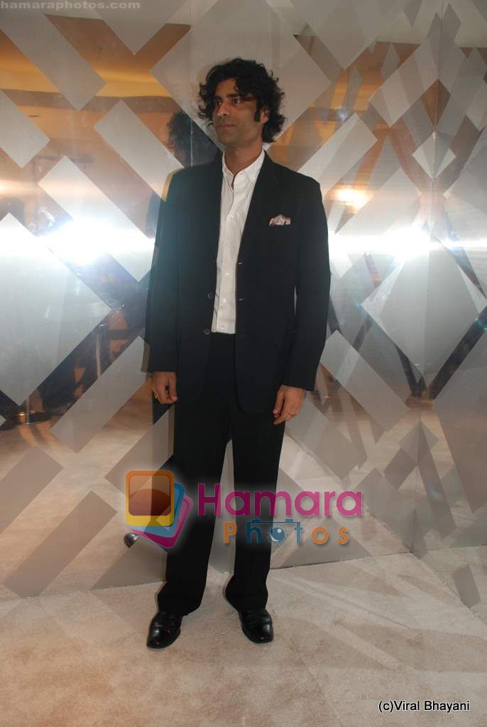 Sikander Kher at Burberry bash hosted by Christoper Bailey on 9th Dec 2010 