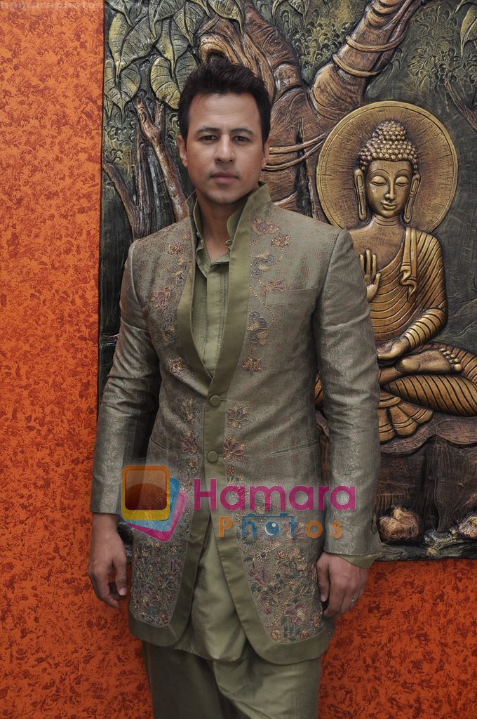 Aryan Vaid at the Launch of Chique Spa and Salon in Bandra, Mumbai on 16th Dec 2010 