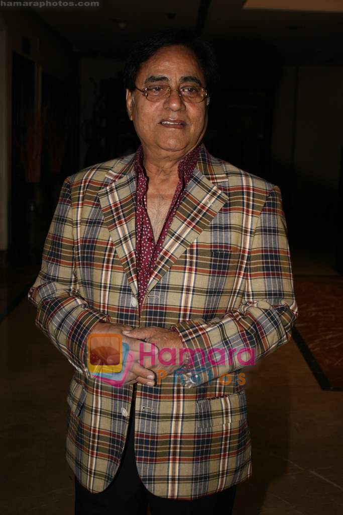 Jagjit Singh at a photo shoot for album cover in The Club on 19th Dec 2010 