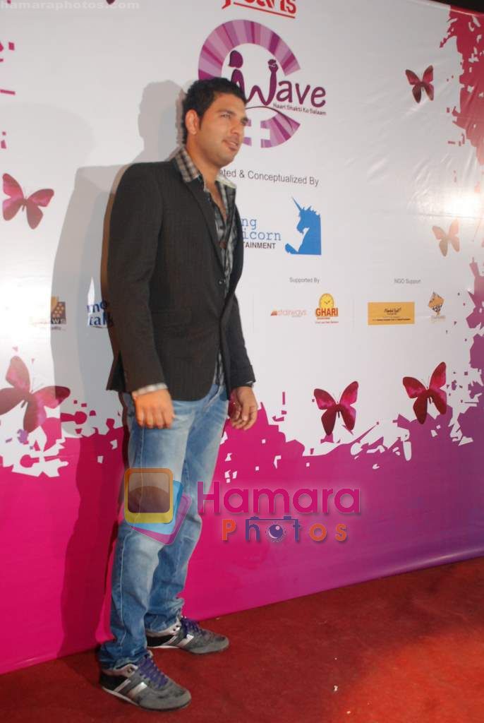 Yuvraj Singh at Pearls Waves concert in MMRDA Grounds on 18th Dec 2010 