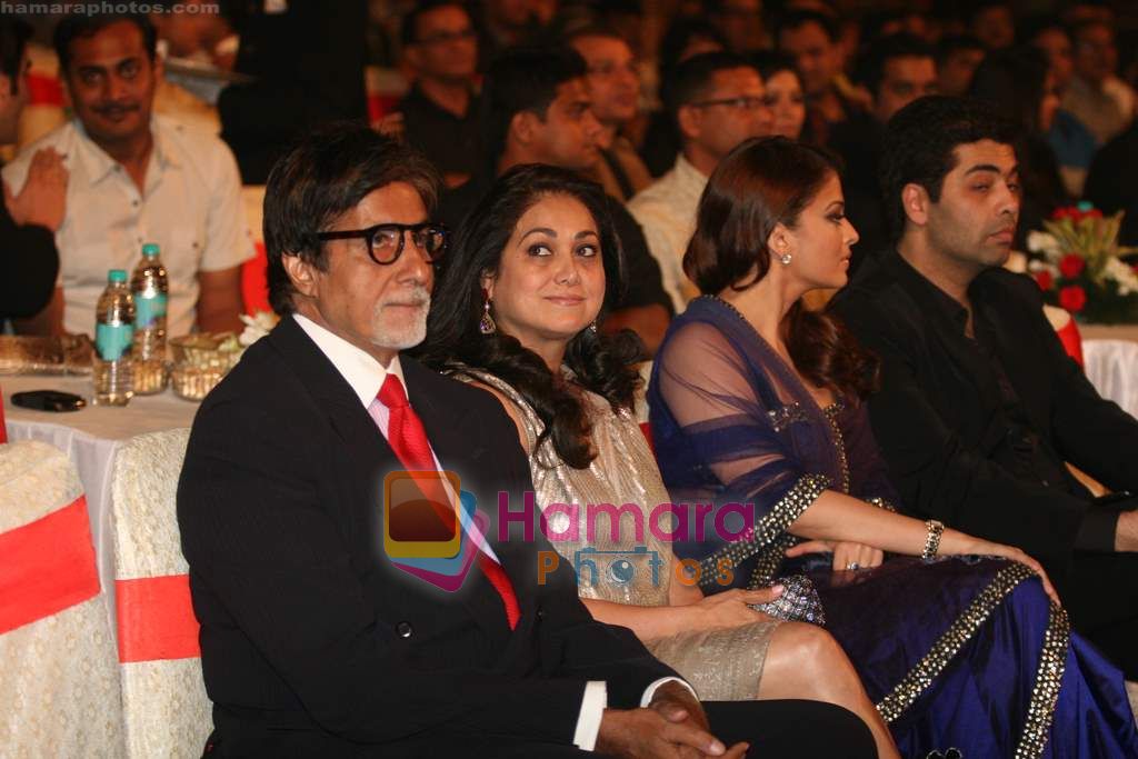 Aishwarya Rai Bachchan, Tina Ambani, Karan Johar, Amitabh Bachchan at Big Star Awards in Bhavans Ground on 21st Dec 2010 