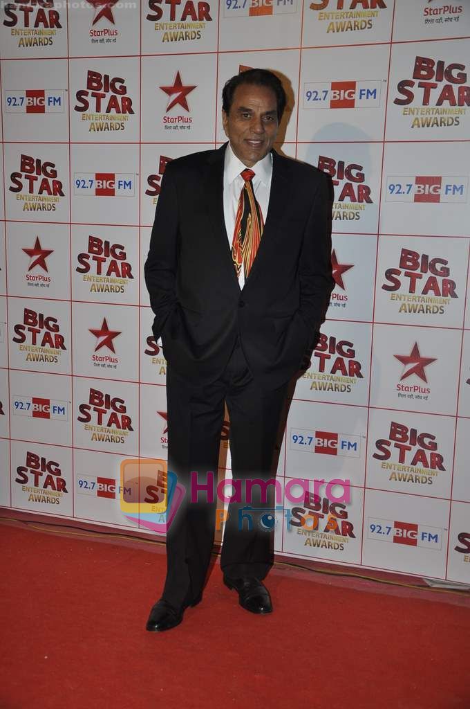 Dharmendra at Big Star Awards in Bhavans Ground on 21st Dec 2010 