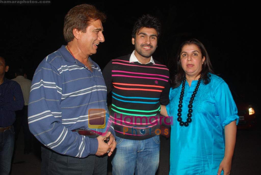 Raj babbar, Arya Babbar, Farah Khan at Tees Maar Khan screening in Filmcity on 22nd Dec 2010 