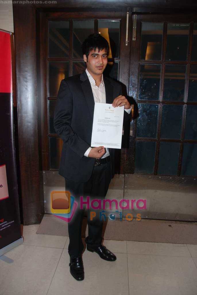 Sakshi Khanna at Roshan Taneja's academy convocation ceremony in The Club on 22nd Dec 2010 