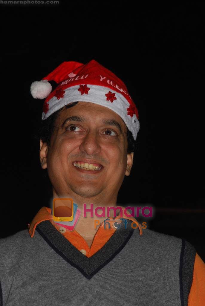 Sajid Nadiadwala spend christmas with children of St Catherines in Andheri on 25th Dec 2010 