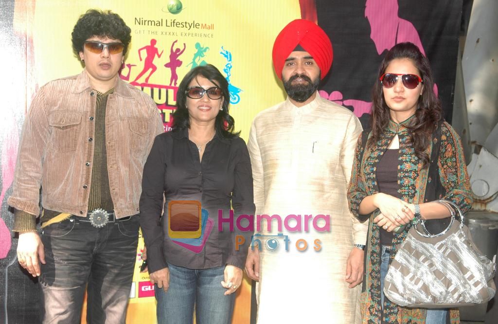 Actor Harrish, Liza Malik (of Booggie Wooggie  & Dancing Quuen fame) who were judges of dance competition) & singer Madhushree (in jeans) who judged singing competition with Charan Singh Sapra at Mulund Festi