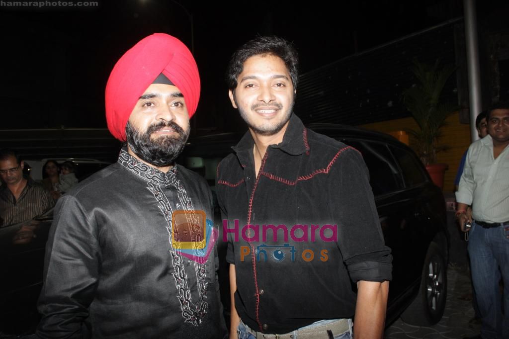 Charan Singn Sapra & Shreyas Talpade at Mulund Festival on 27th Dec 2010