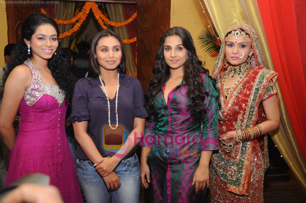 Vaishnavi Dhanraj, Rani Mukherji, Vidya Balan and Simran Kaur on sets of Na Aana Is Des Laado to promote No One Killed Jessica on 29th Dec 2010