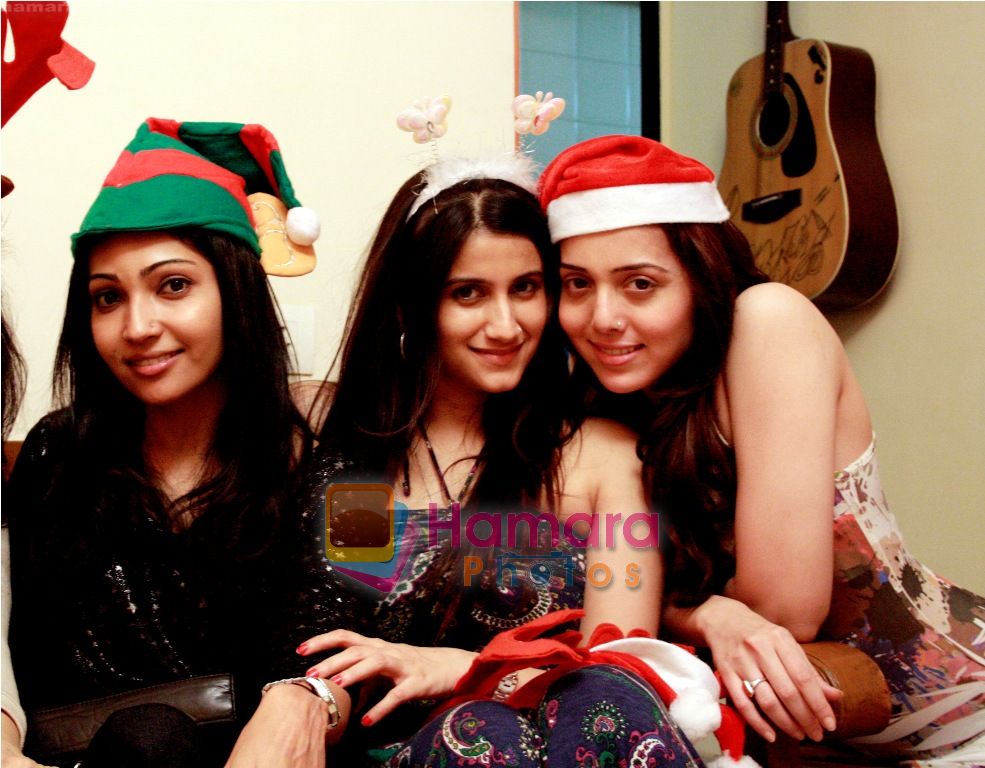 Smiley Suri at Smilie Suri's Christmas Party in Shaheer Sheikh's Place on 30th Dec 2010-1