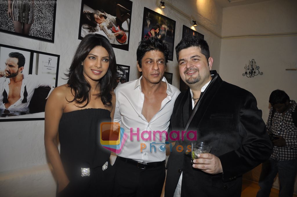 Shahrukh Khan, Priyanka Chopra at Dabboo Ratnani Calendar Launch in Olive, Bandra, Mumbai on 7th Jan 2011 