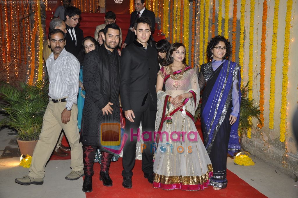 Imran Khan, Avantika Malik, Aamir Khan, Kiran Rao at Imran and Avantika's Wedding in Bandra, Mumbai on 10th Jan 2011 