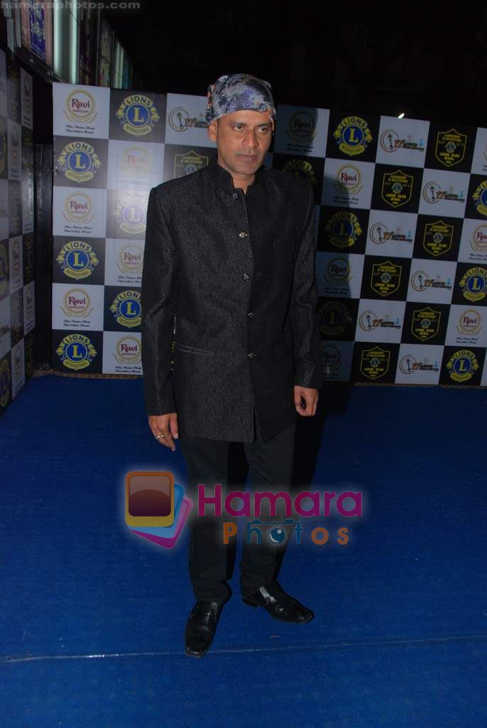 Manoj Bajpai at Lions Gold Awards in Bhaidas Hall on 11th Jan 2011 