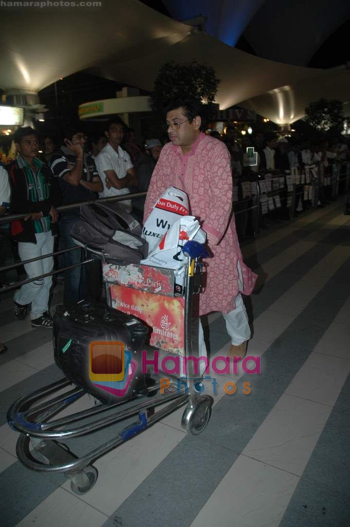 Sudesh Bhosle arrive from Singapore in Airport on 11th Jan 2011 