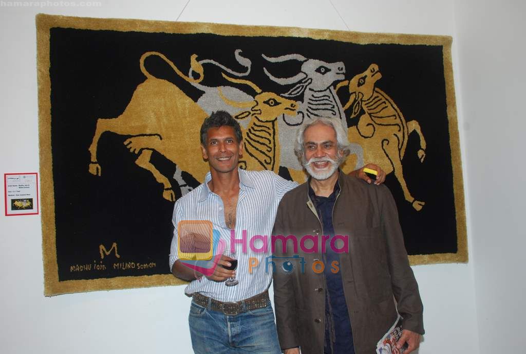 Milind Soman at group art show hosted by Sunil Sethi in Jehangir Art Gallery on 17th Jan 2011 