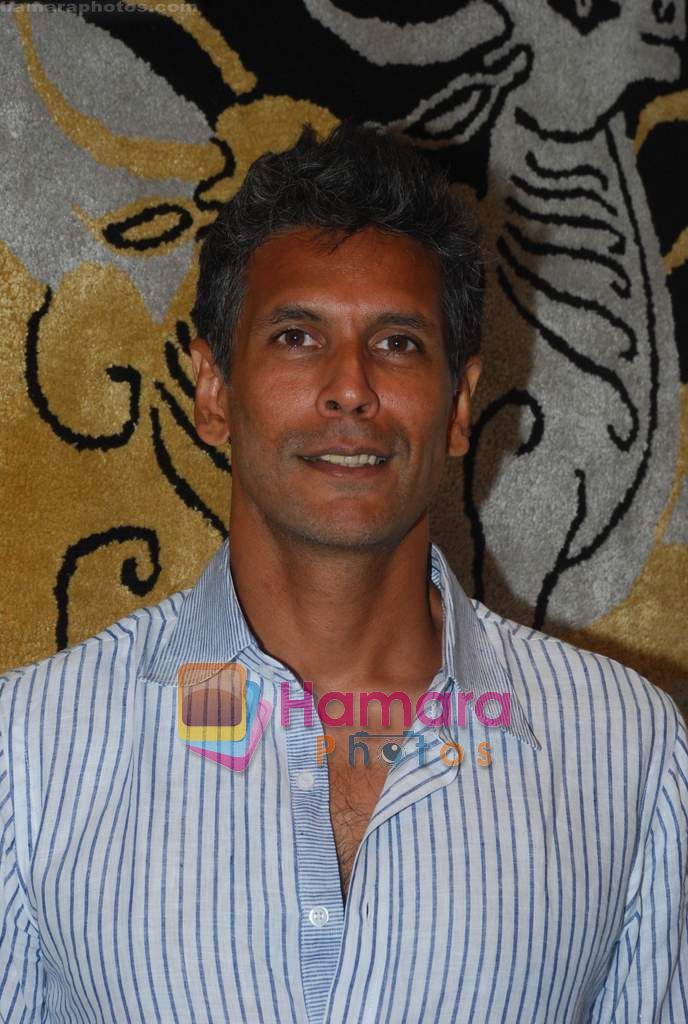 Milind Soman at group art show hosted by Sunil Sethi in Jehangir Art Gallery on 17th Jan 2011 