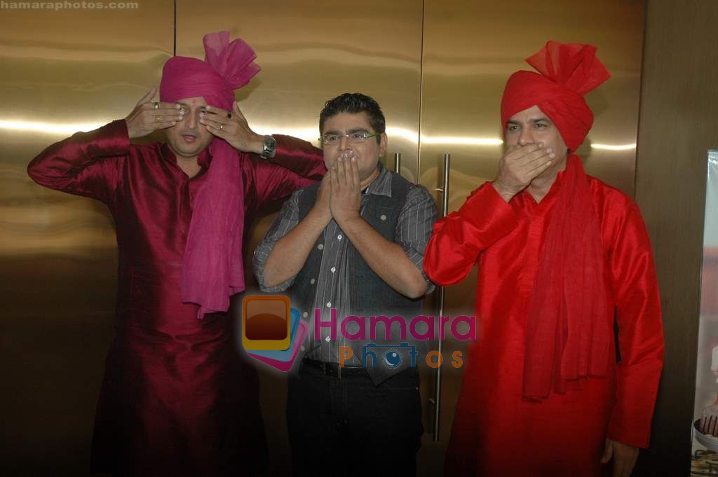 Deven Bhojani, JD Majethia, Aatish Kapadia at the launch of Mrs Tendulkar serial on SAB Tv in Mumbai on 21st Jan 2011 