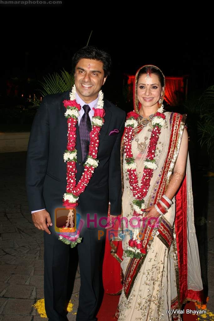 Neelam Kothari, Sameer Soni at Sameer-Neelam wedding in Taj Land's End on 23rd Jan 2011 