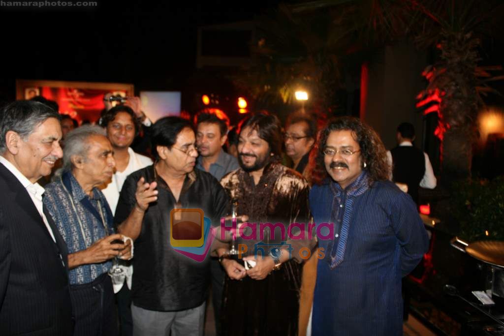 Hariharan, Roop Kumar Rathod, Jagjit Singh at the Launch of music album Hasrat by Ustaad Zakir Hussain in Mumbai on 27th Jan 2011 