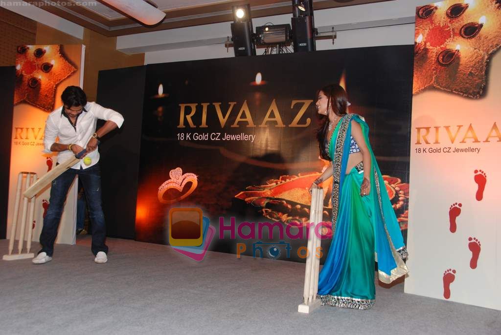 Ria Sen, Srisanth promotes Gitanjali's Rivaaz collection in Garnd Hyatt on 28th Jan 2011 