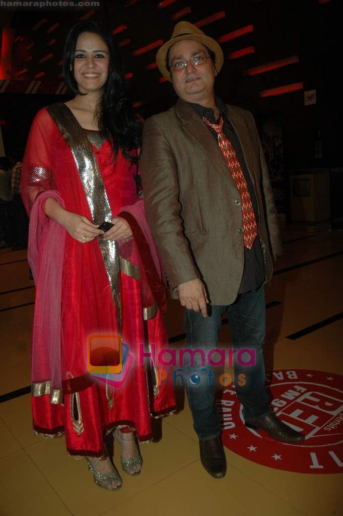 Mona Singh, Vinay Pathak at Utt Pataang film premiere in Cinemax on 1st Feb 2011 