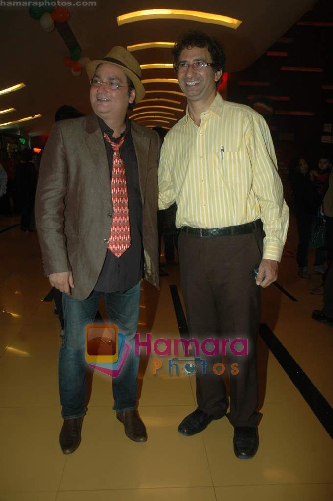 Kurush Deboo at Utt Pataang film premiere in Cinemax on 1st Feb 2011 
