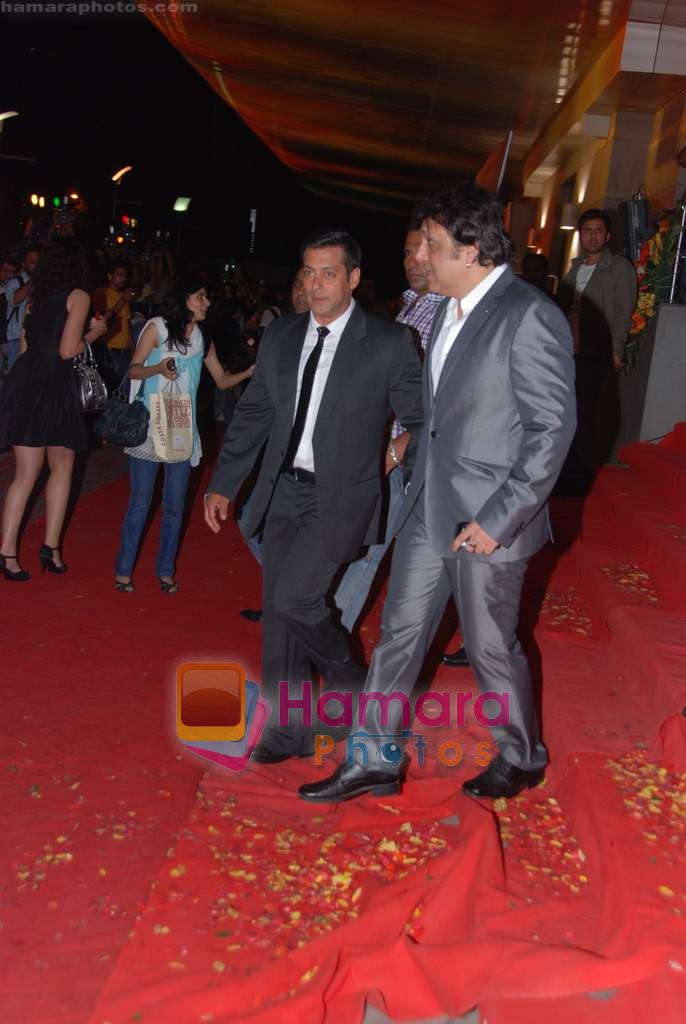Salman Khan, Govinda at the Premiere of Hum Dono Rangeen in Cinemax on 3rd Feb 2011 