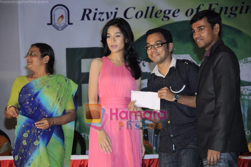 Amrita Rao at Rizvi College fest in Bandra, Mumbai on 4th Feb 2011 